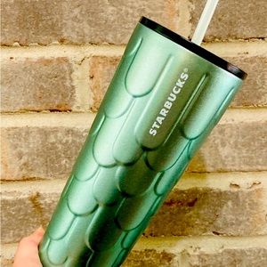 STARBUCKS “Shimmery Mermaid Scales” Tumbler!!! Makes for a BEAUTIFUL gift!!!